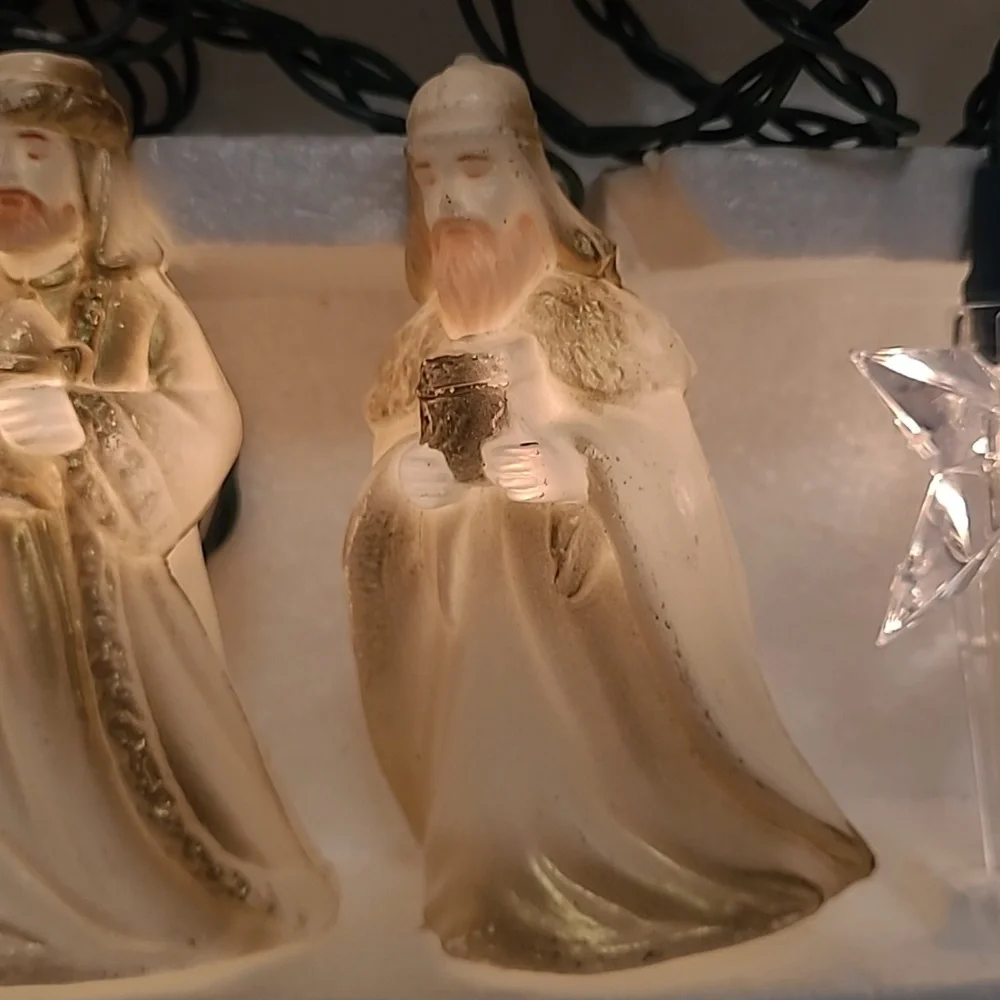 Vintage Christmas Wisemen and Stars Blowmold Light